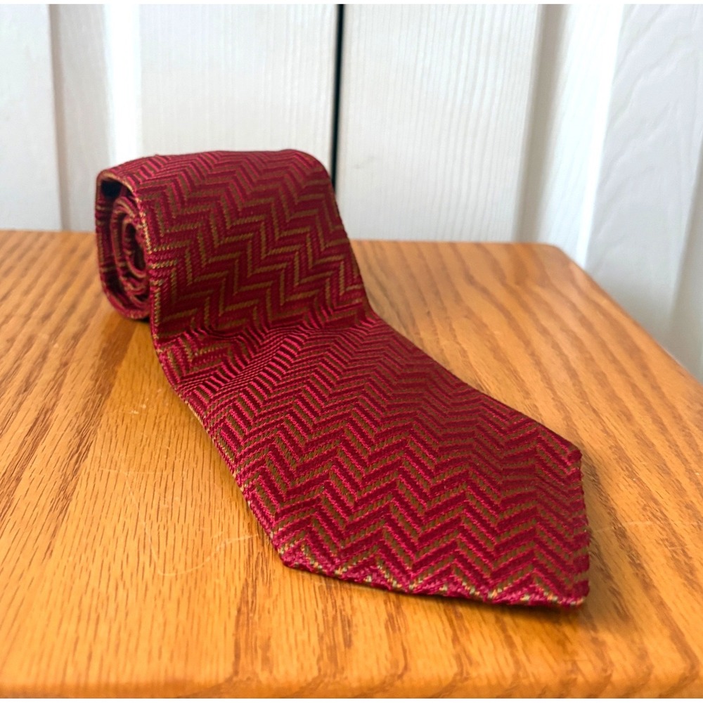 Salvatore Ferragamo Burgundy Green Gold Herringbone Chevron 100% Silk Tie